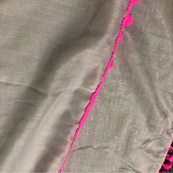 Hollister Woman’s Scarf One Size Gray Pink Metallic Pompoms Sheer Wrap Square - Picture 7 of 7